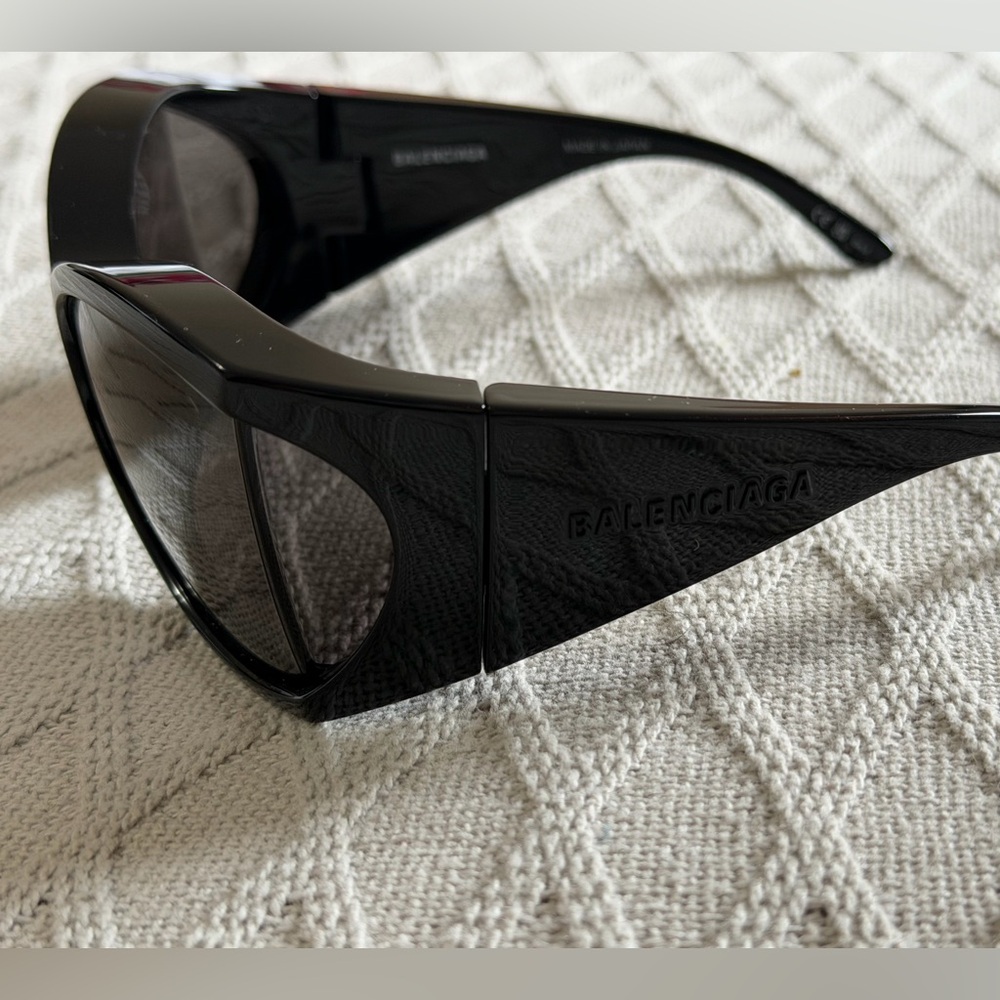 Balenciaga BB0154S Extreme Butterfly Sunglasses Black - Picture 10 of 10